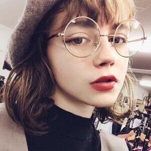 Meet your Posher, Valentina